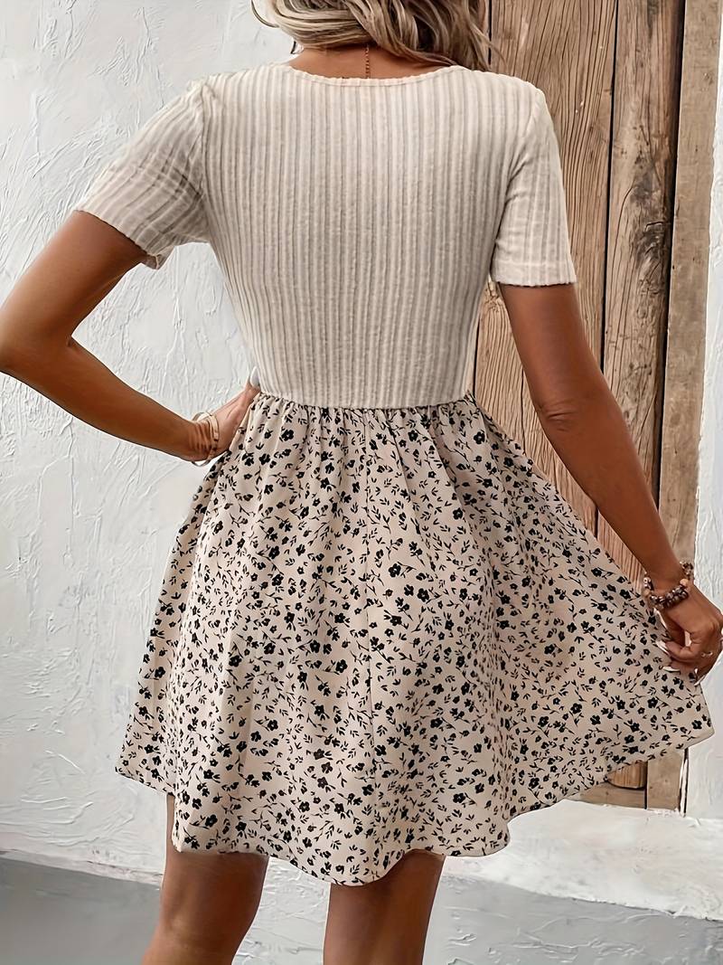 Effortlessly Elegant Dress with a Timeless Design