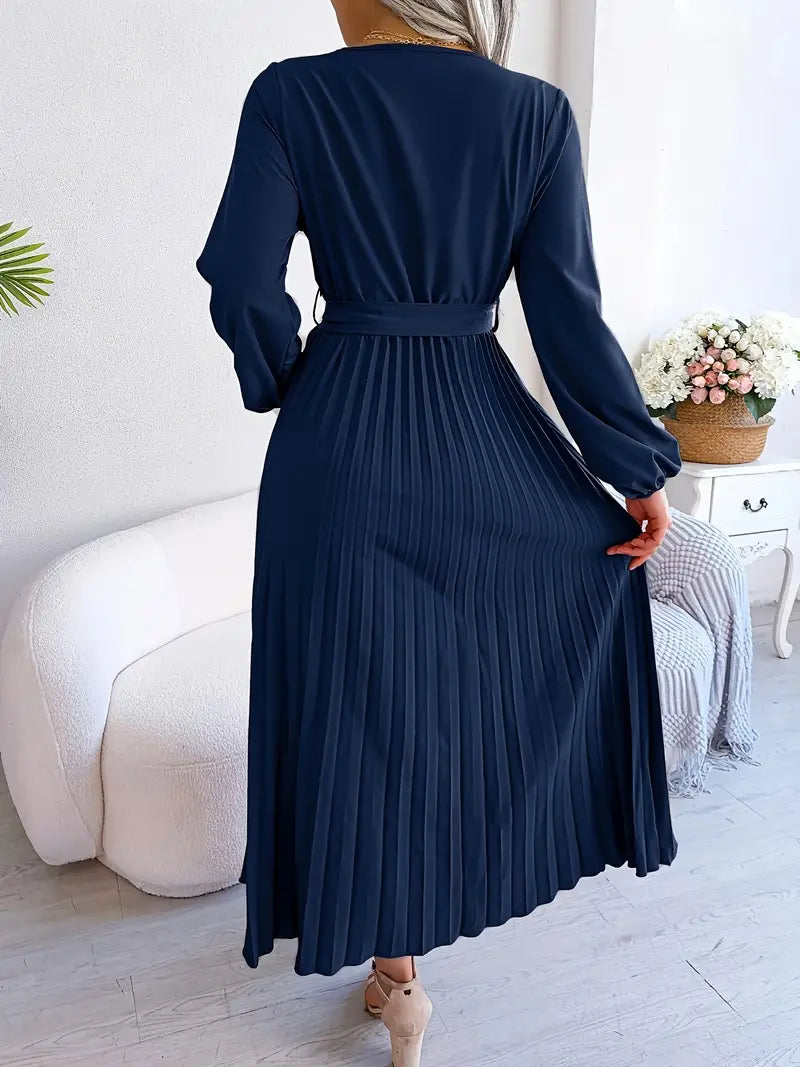 Sophisticated Dress with a Clean Classic Look