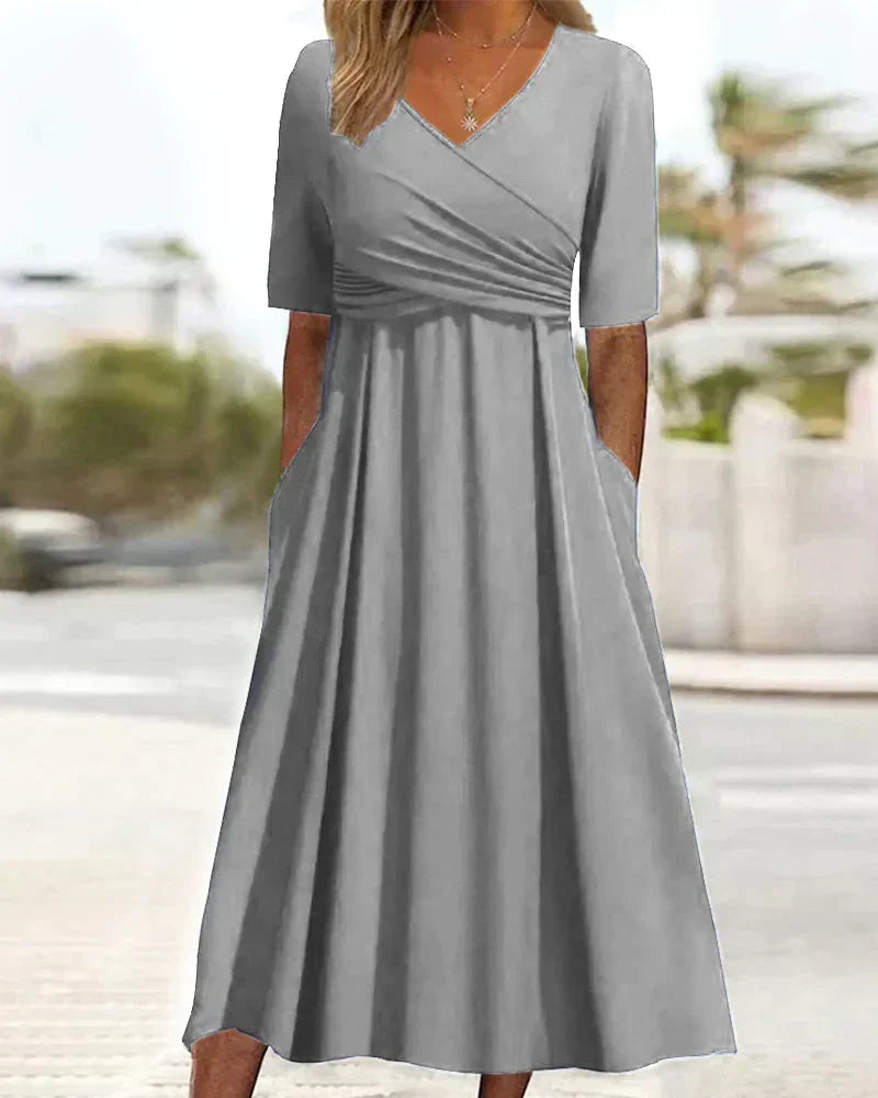 Well Tailored Dress with a Graceful Silhouette