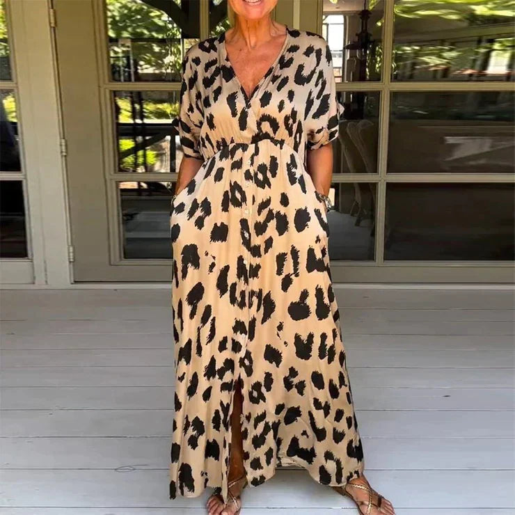 Beautifully Finished Dress in a Timeless Design