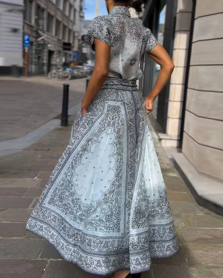 Classic Vintage Dress with a Flattering Fit