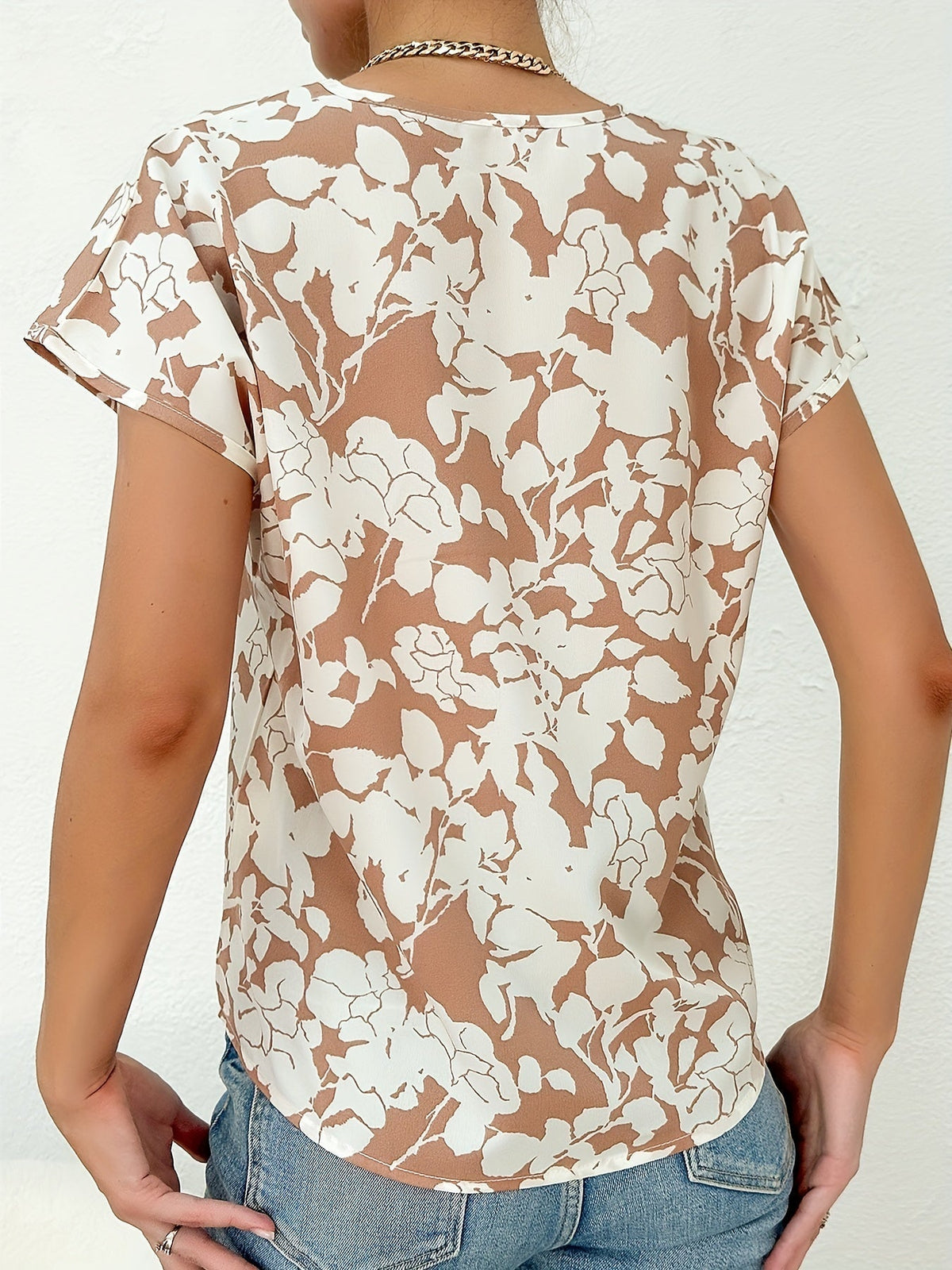 Beautifully Crafted Blouse in a Classic Style