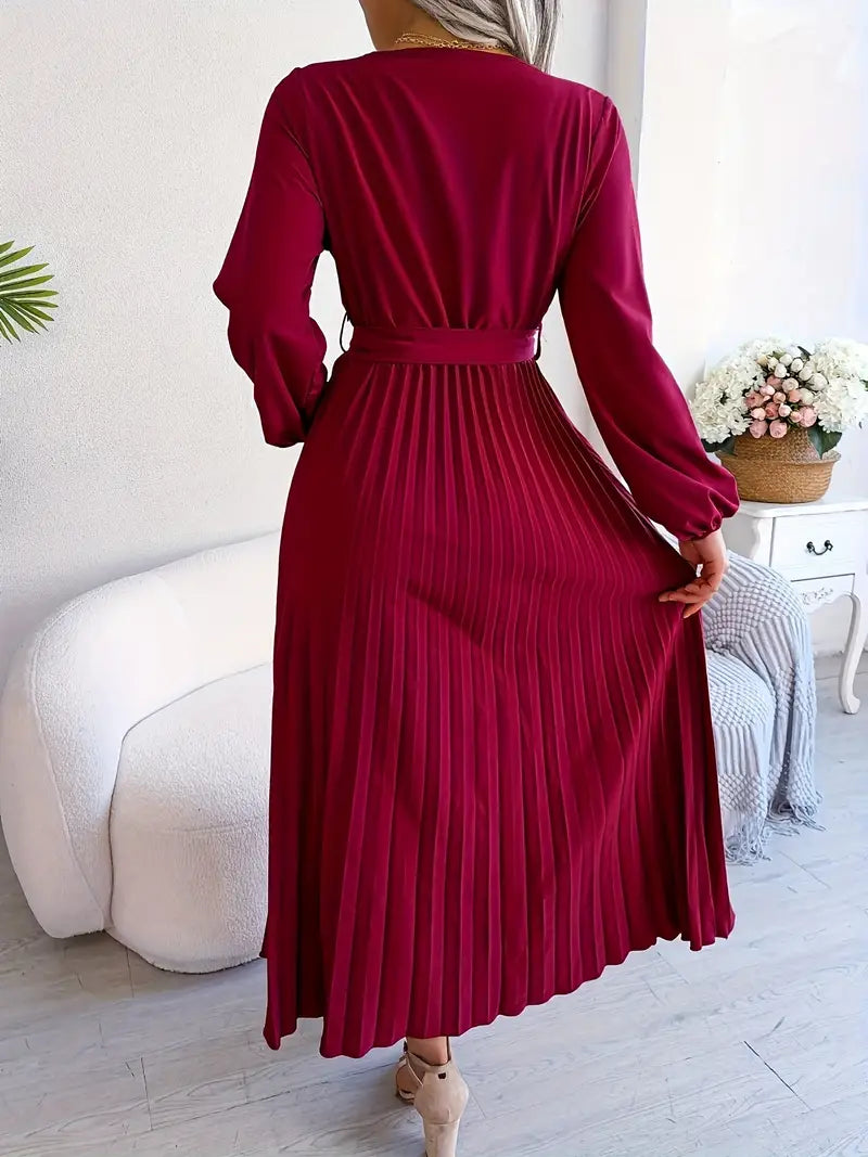 Sophisticated Dress with a Clean Classic Look