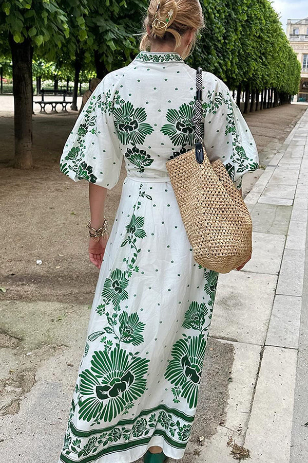 Classic Vintage Dress with a Flattering Fit