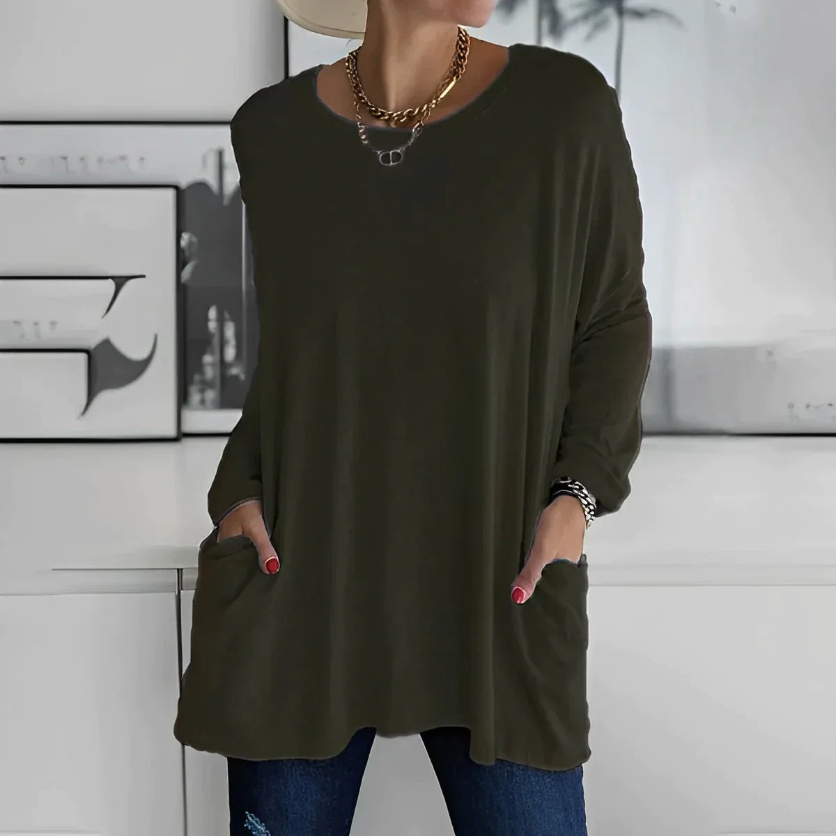 Effortlessly Elegant T-Shirt with a Timeless Design