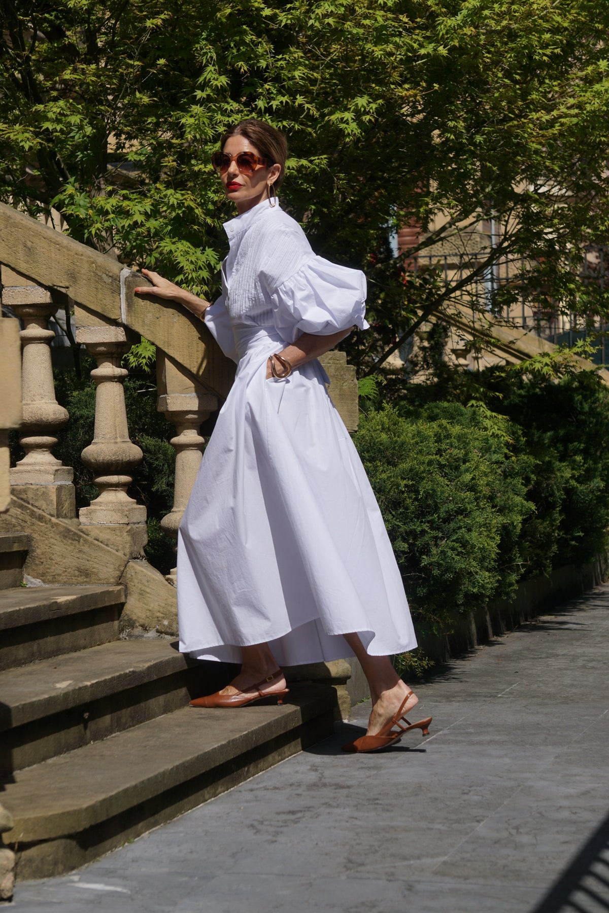 Beautifully Finished Dress in a Timeless Design