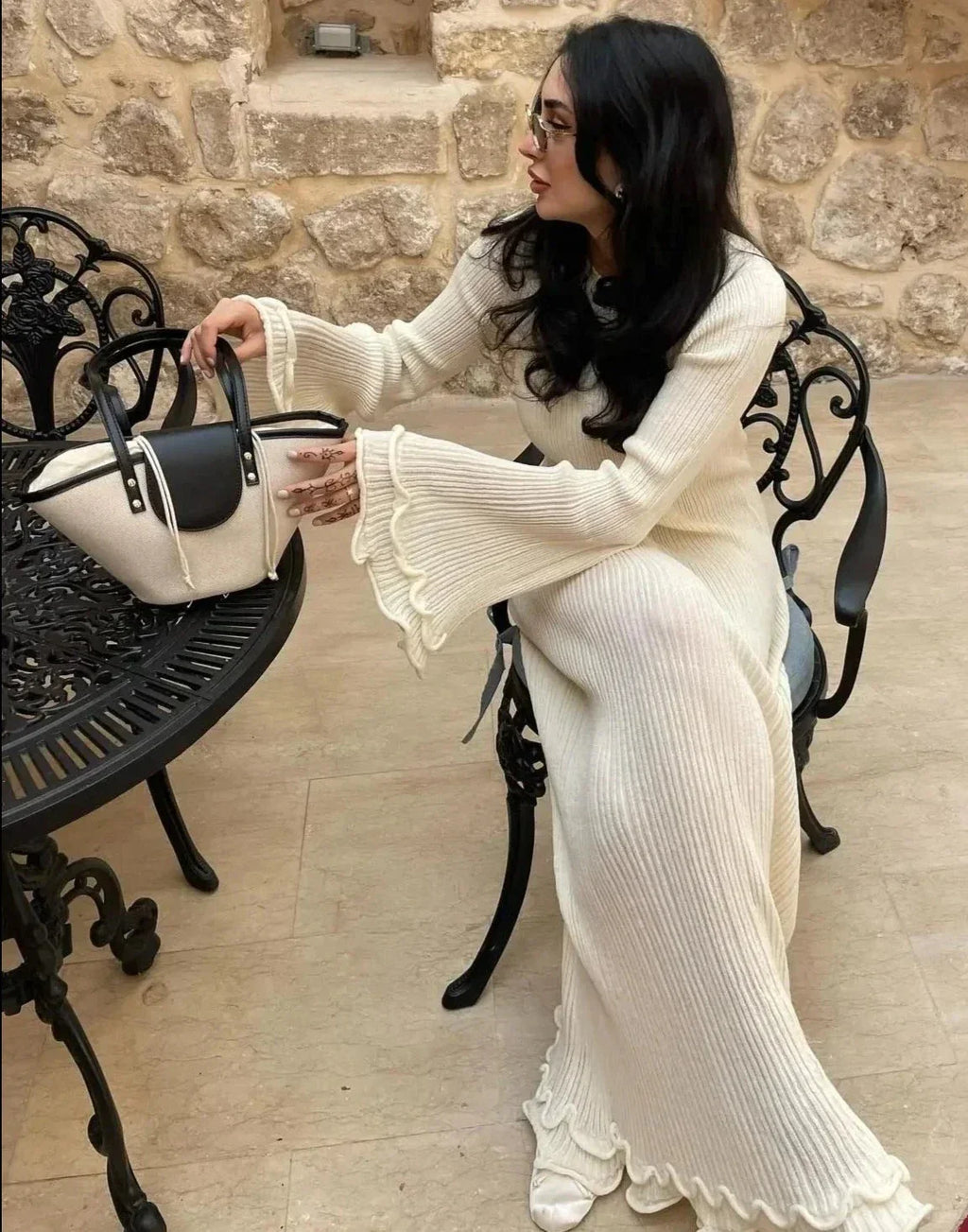 Well Tailored Dress with a Graceful Silhouette