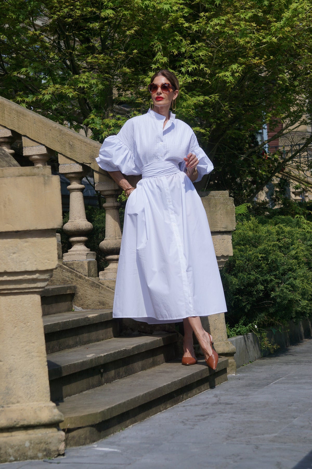 Beautifully Finished Dress in a Timeless Design