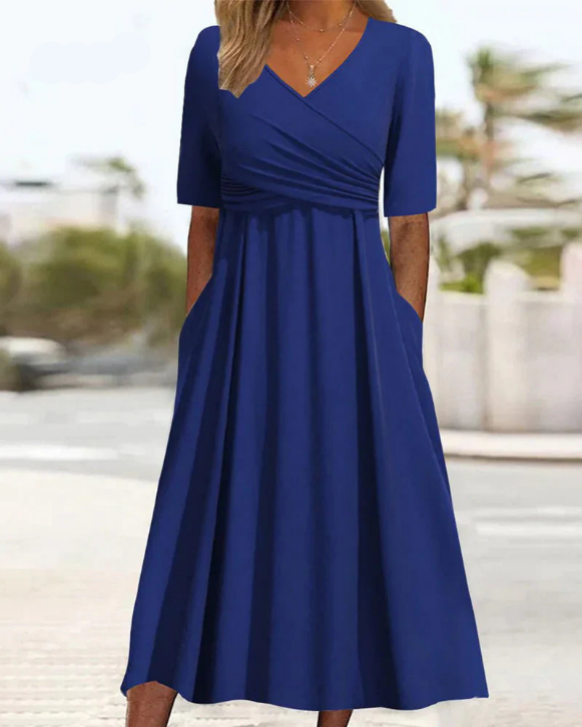 Well Tailored Dress with a Graceful Silhouette