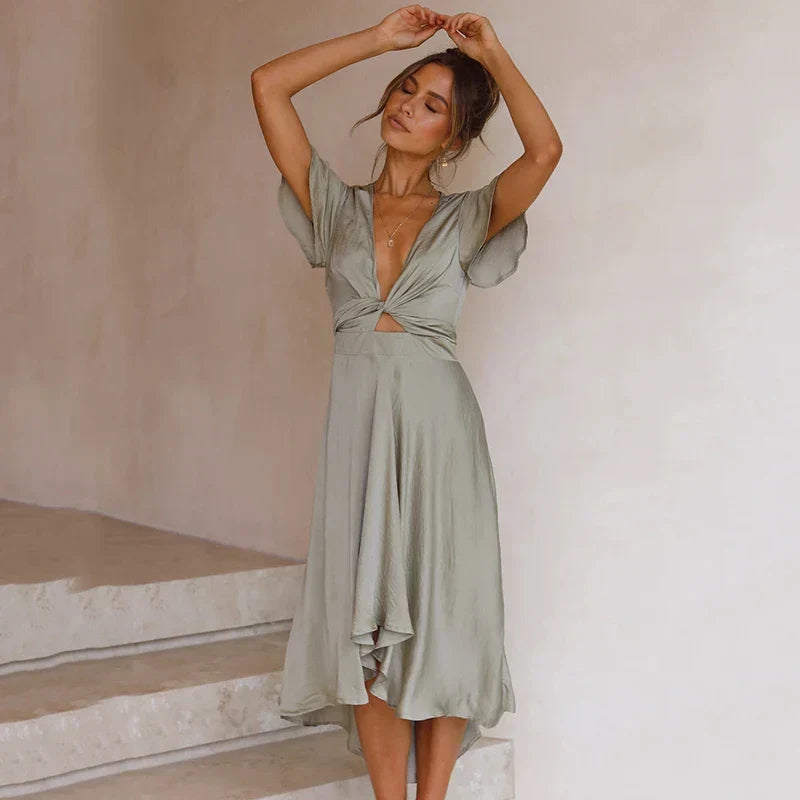 Gracefully Styled Dress for Any Occasion