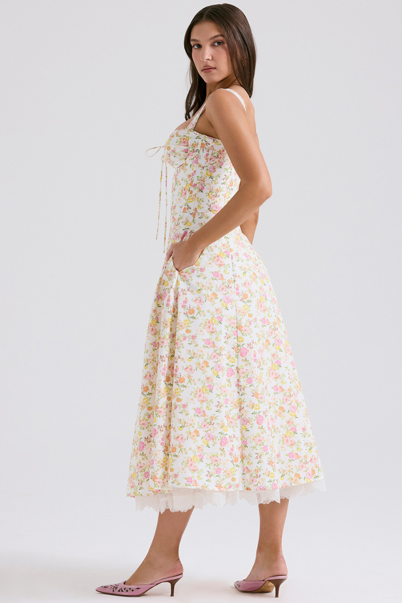 Sophisticated Dress with a Clean Classic Look