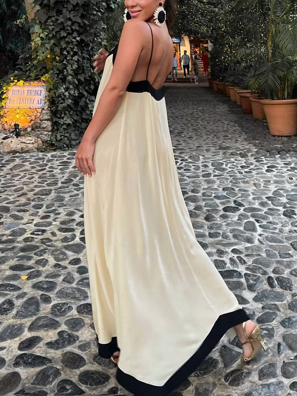 Sophisticated Dress with a Clean Classic Look