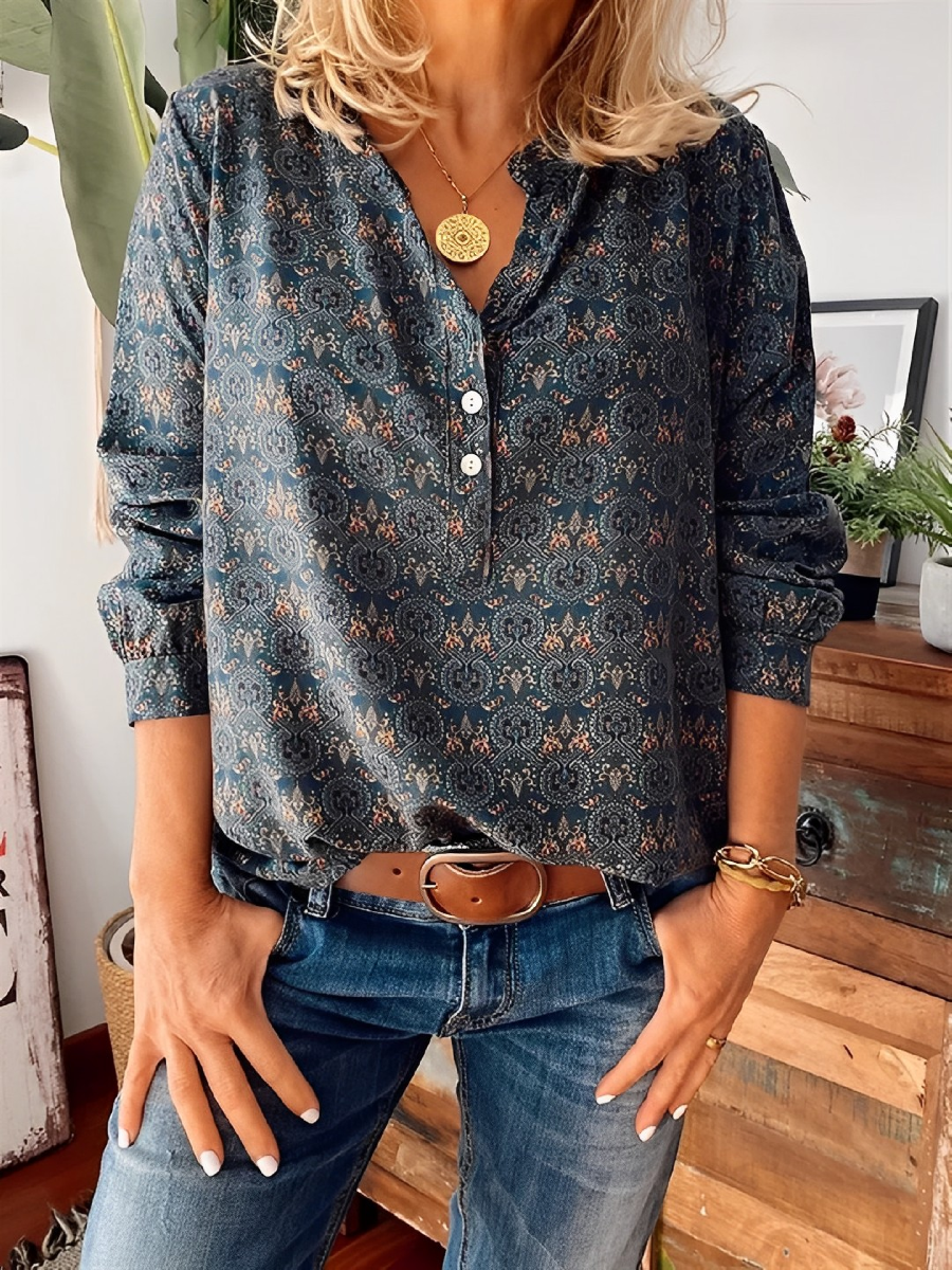 Classic Vintage Blouse with a Flattering Fit
