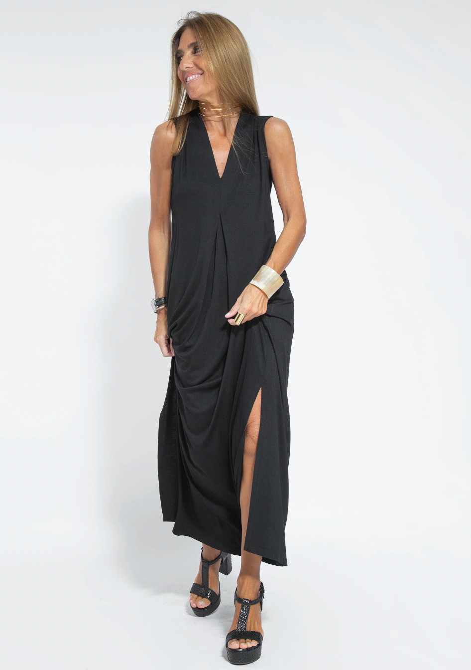 Effortlessly Elegant Dress with a Timeless Design