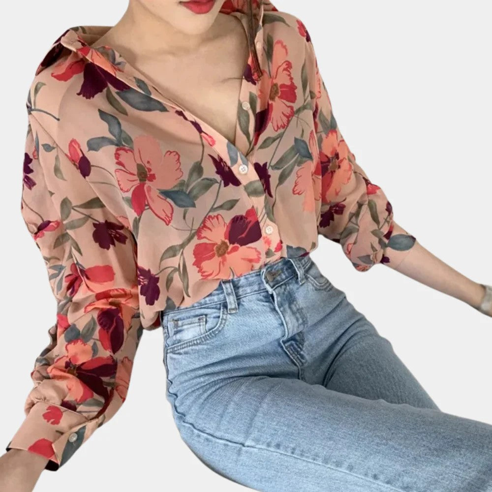 Classic Vintage Blouse with a Flattering Fit