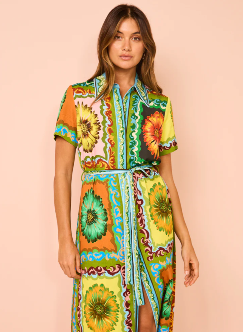 Gracefully Styled Dress for Any Occasion
