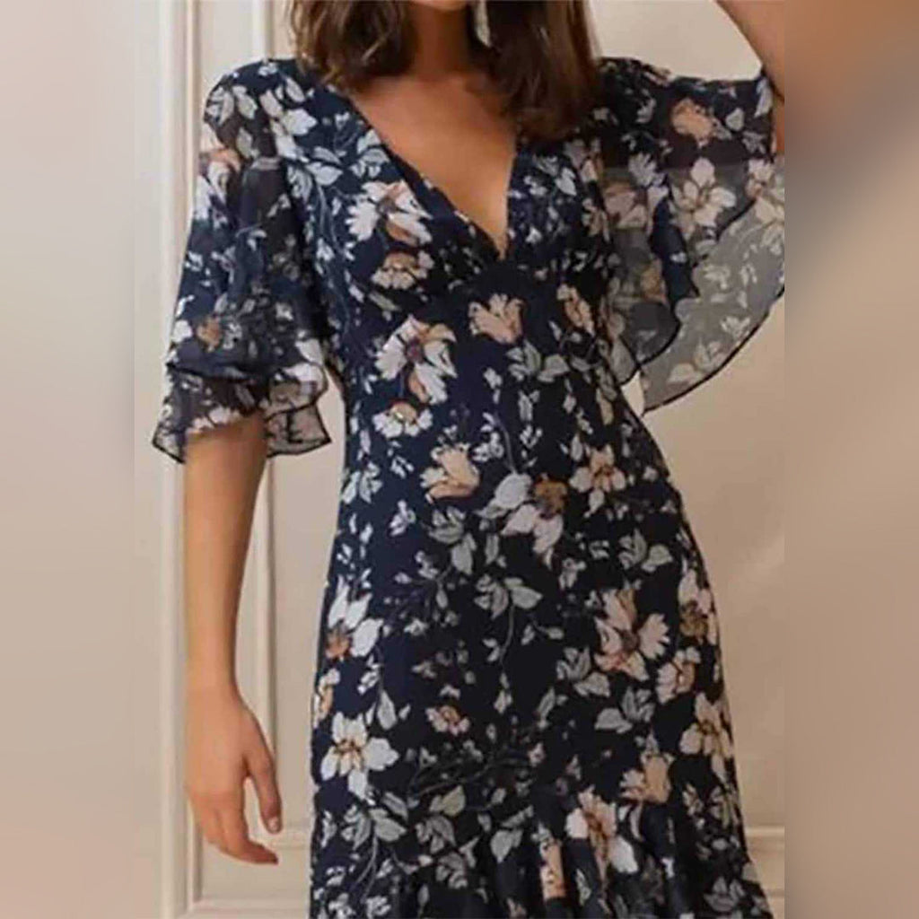 Classic Vintage Dress with a Flattering Fit