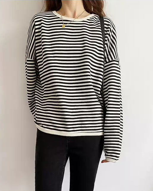 Effortlessly Elegant Sweater with a Timeless Design