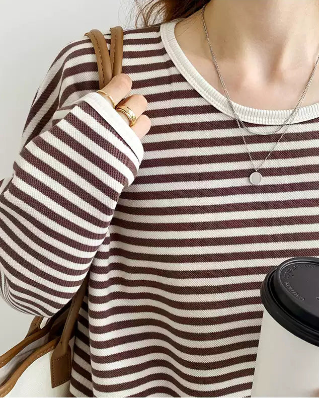 Effortlessly Elegant Sweater with a Timeless Design