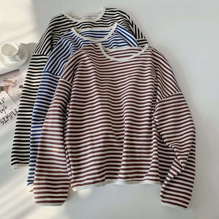 Effortlessly Elegant Sweater with a Timeless Design