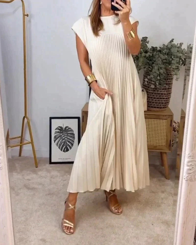 Classic Vintage Dress with a Flattering Fit
