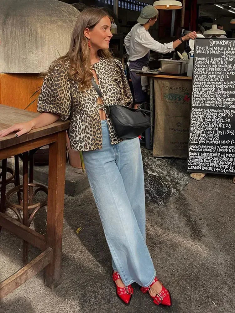 Well Tailored Blouse with a Graceful Silhouette