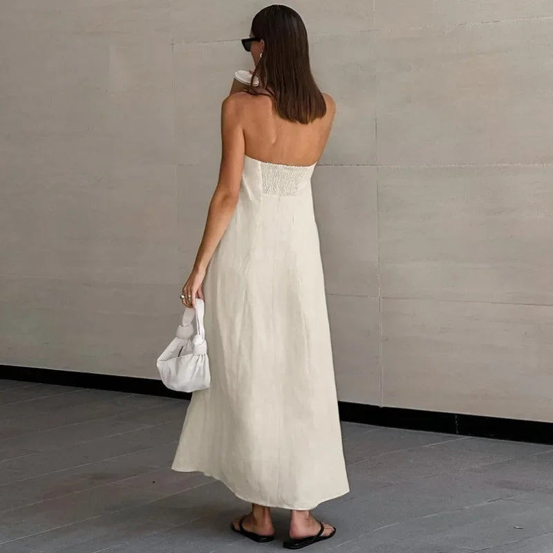 Beautifully Finished Dress in a Timeless Design