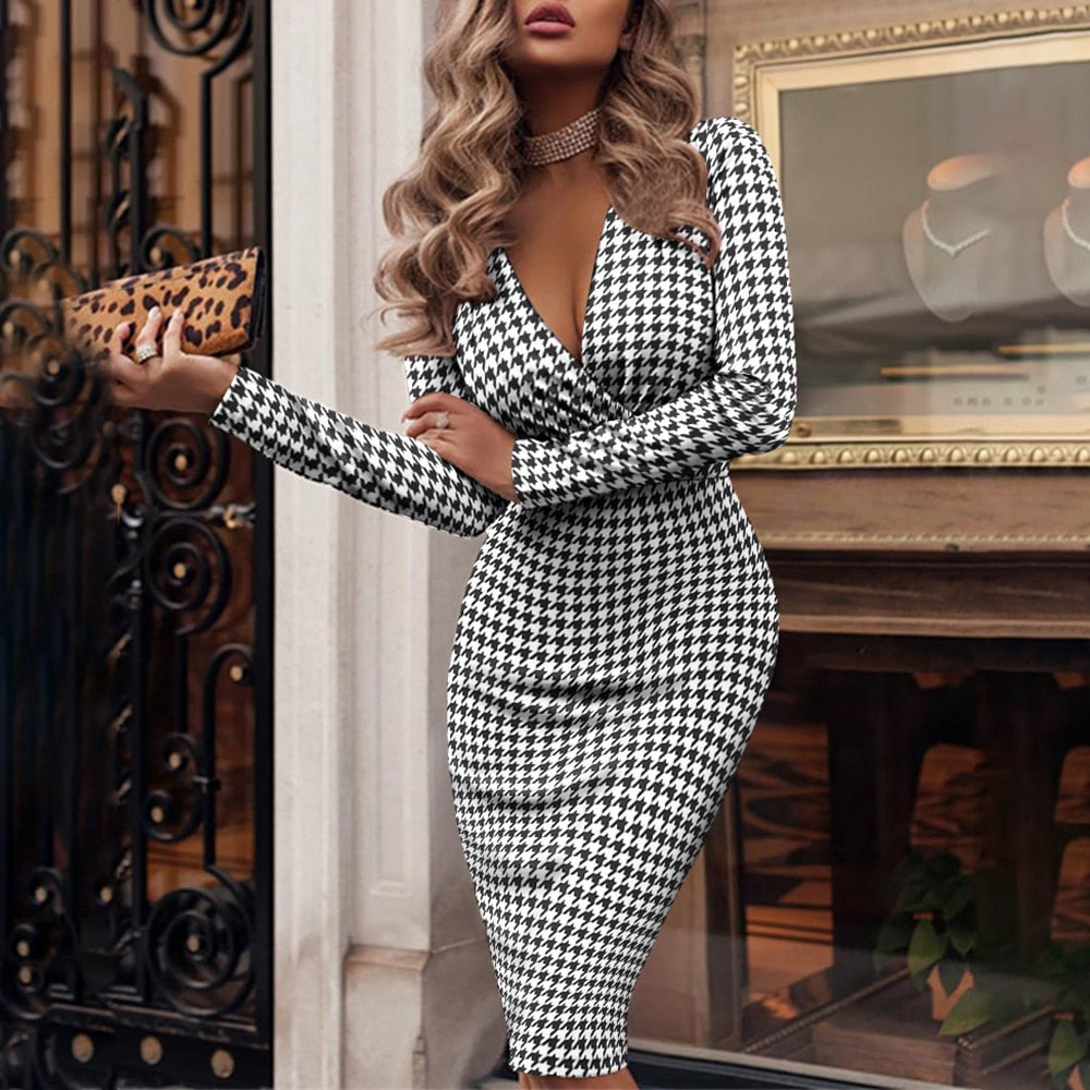 Gracefully Styled Dress for Any Occasion