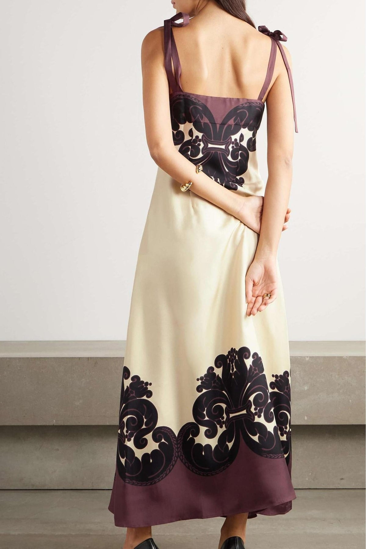 Classic Vintage Dress with a Flattering Fit