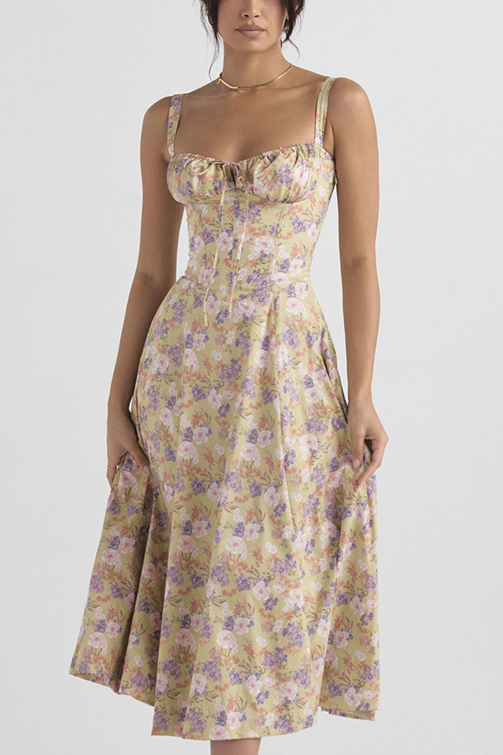 Effortlessly Elegant Dress with a Timeless Design