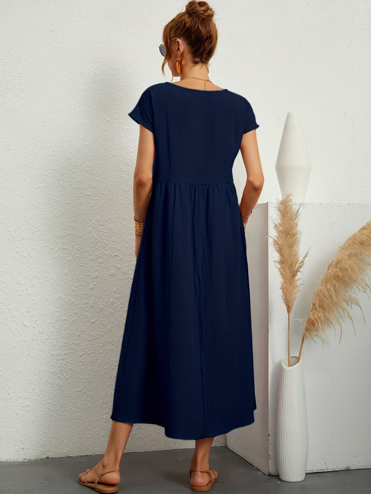 Beautifully Crafted Dress in a Classic Style