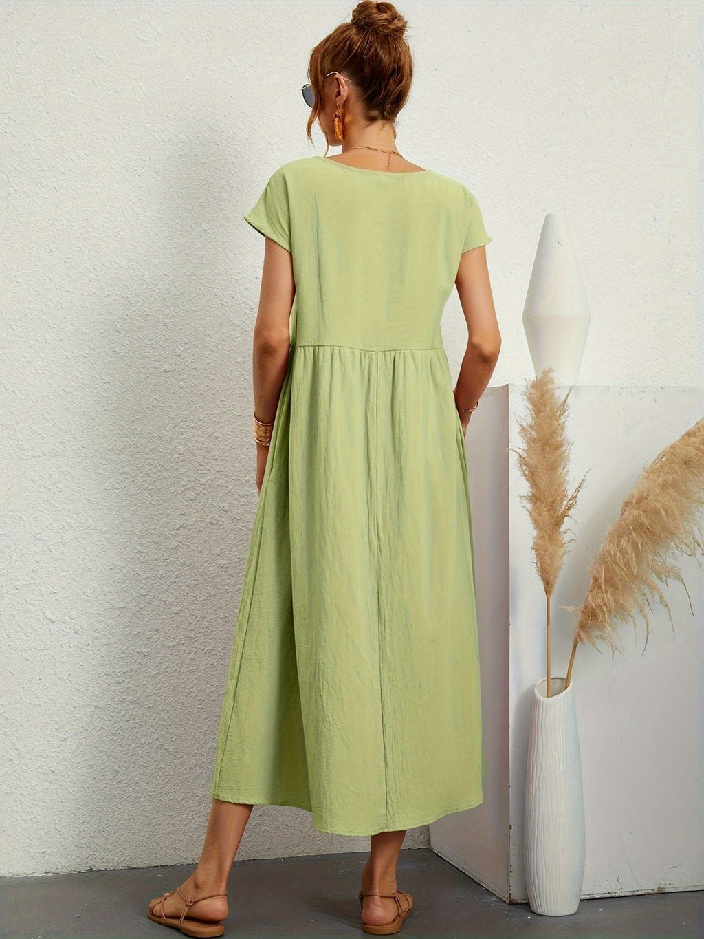 Gracefully Styled Dress for Any Occasion