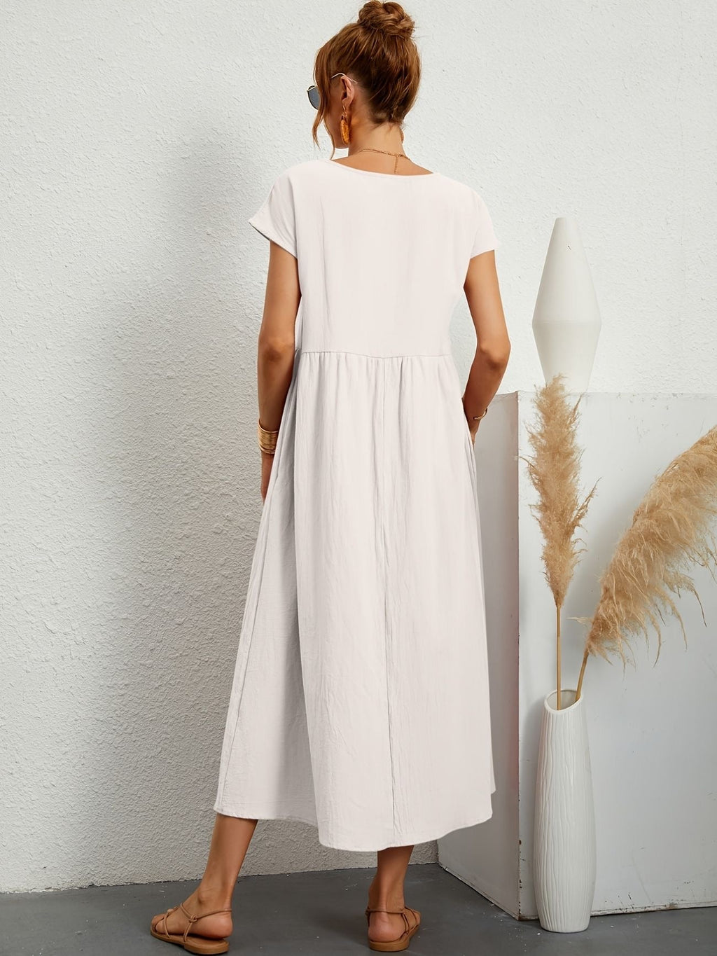 Beautifully Crafted Dress in a Classic Style