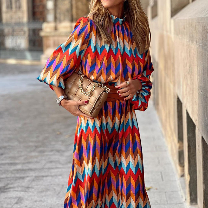 Well Tailored Dress with a Graceful Silhouette