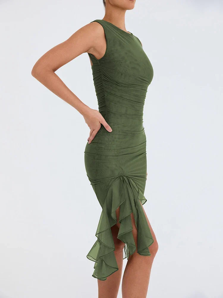 Beautifully Finished Dress in a Timeless Design