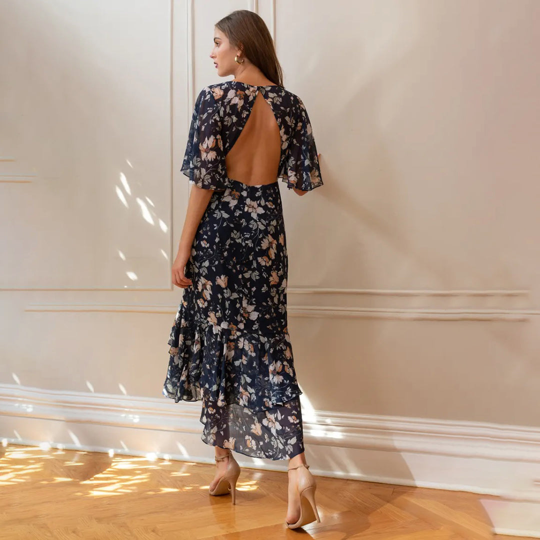 Classic Vintage Dress with a Flattering Fit