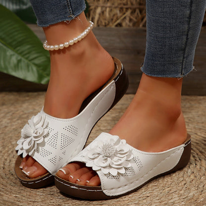 Chic Orthopedic Sandals with Unique Design