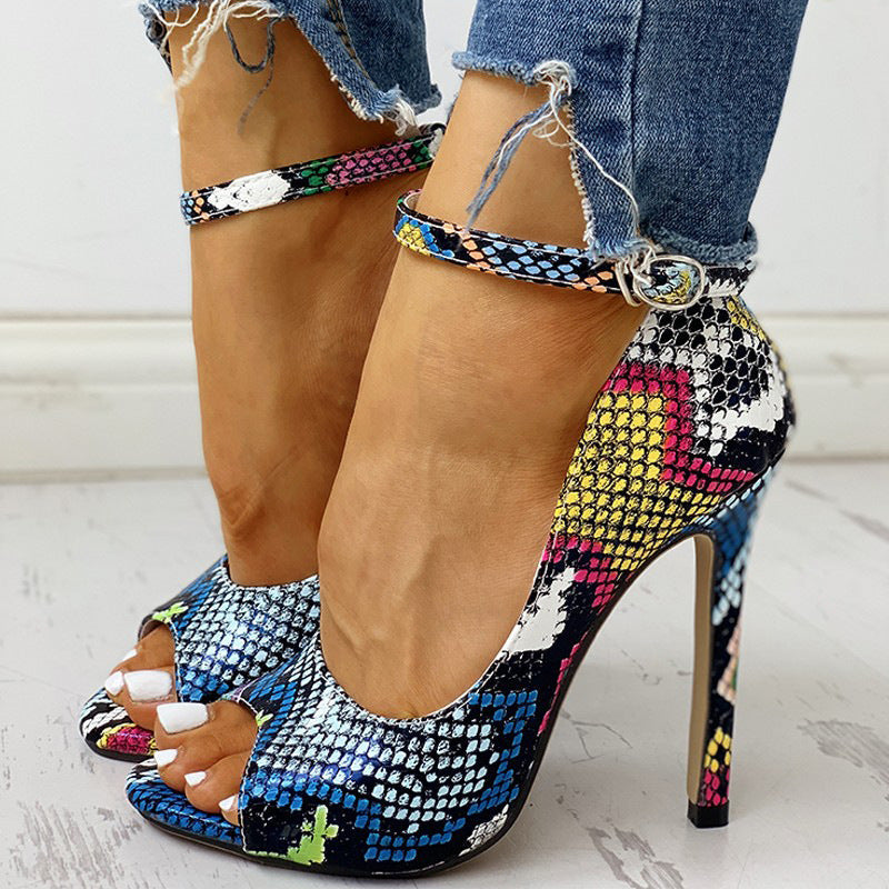 Graceful Orthopedic Sandals for Modern Look