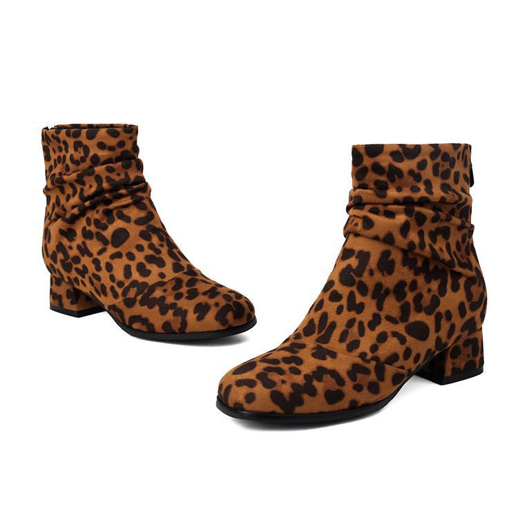Graceful Orthopedic Boots for Modern Look