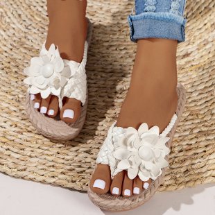 Graceful Orthopedic Sandals for Modern Look