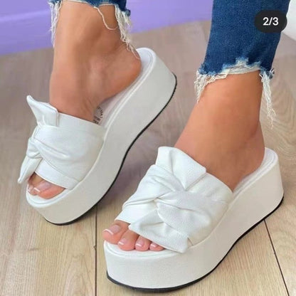Graceful Orthopedic Sandals for Modern Look