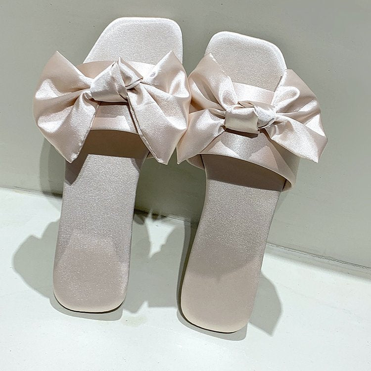 Graceful Orthopedic Sandals for Modern Look
