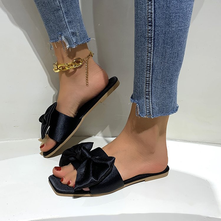 Graceful Orthopedic Sandals for Modern Look