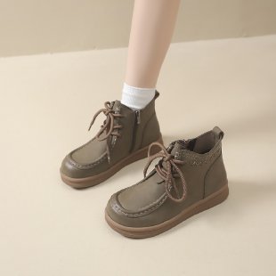 Graceful Orthopedic Boots for Modern Look