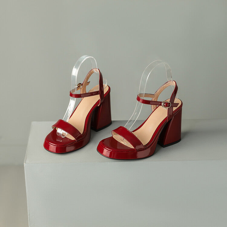 Chic Orthopedic Sandals with Unique Design