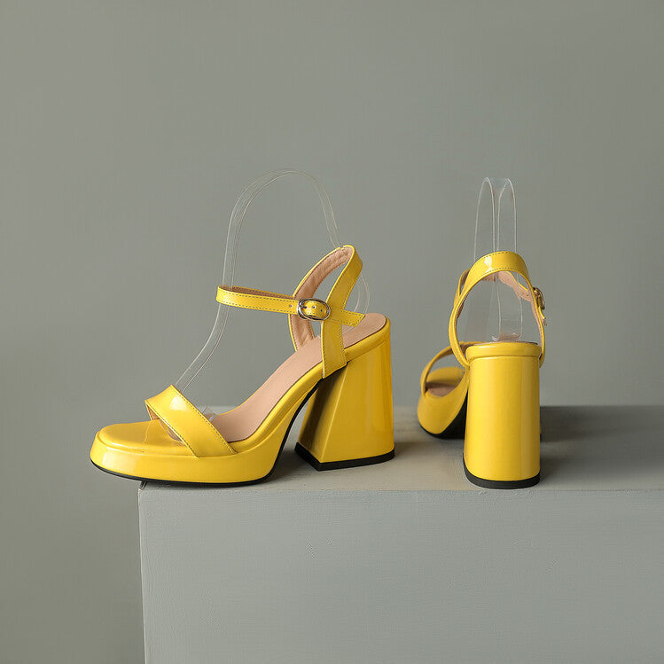 Chic Orthopedic Sandals with Unique Design