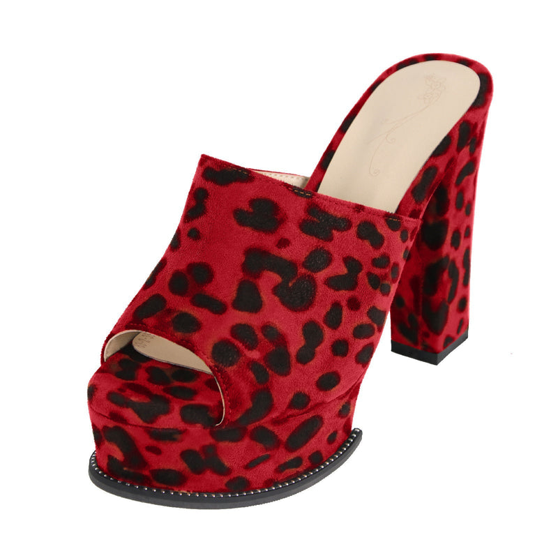 Chic Orthopedic Sandals with Unique Design