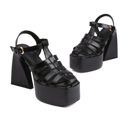 Graceful Orthopedic Sandals for Modern Look