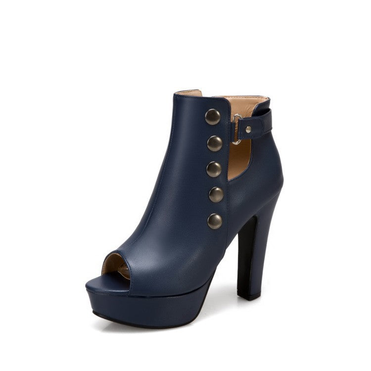 Graceful Orthopedic Sandals for Modern Look