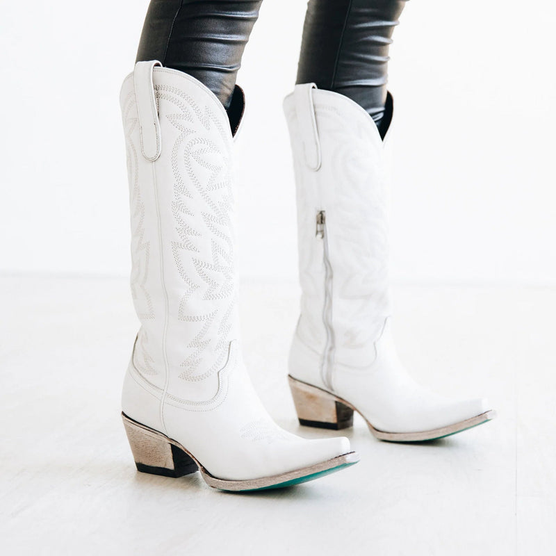 Graceful Orthopedic Boots for Modern Look